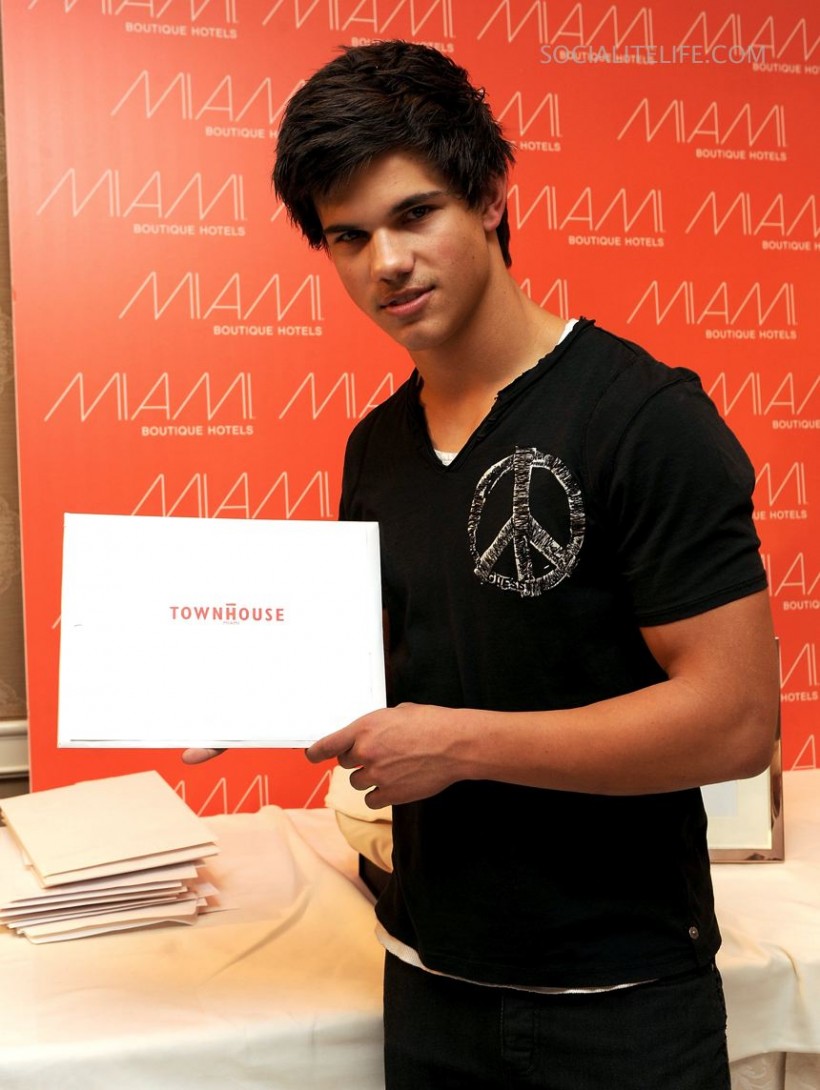 General photo of Taylor Lautner