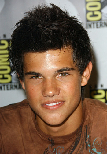 General photo of Taylor Lautner