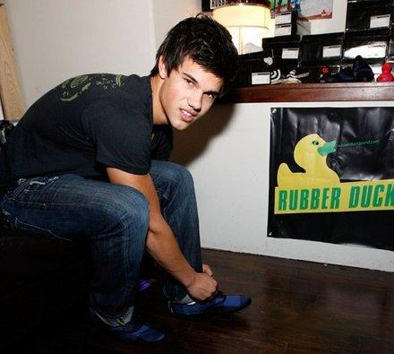 General photo of Taylor Lautner