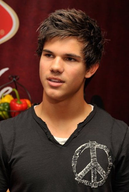 General photo of Taylor Lautner