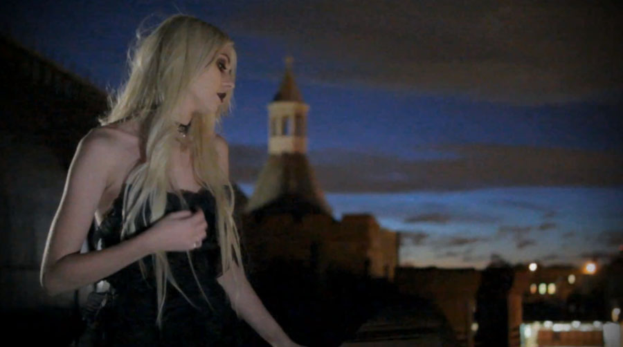 Taylor Momsen in Music Video: Just Tonight