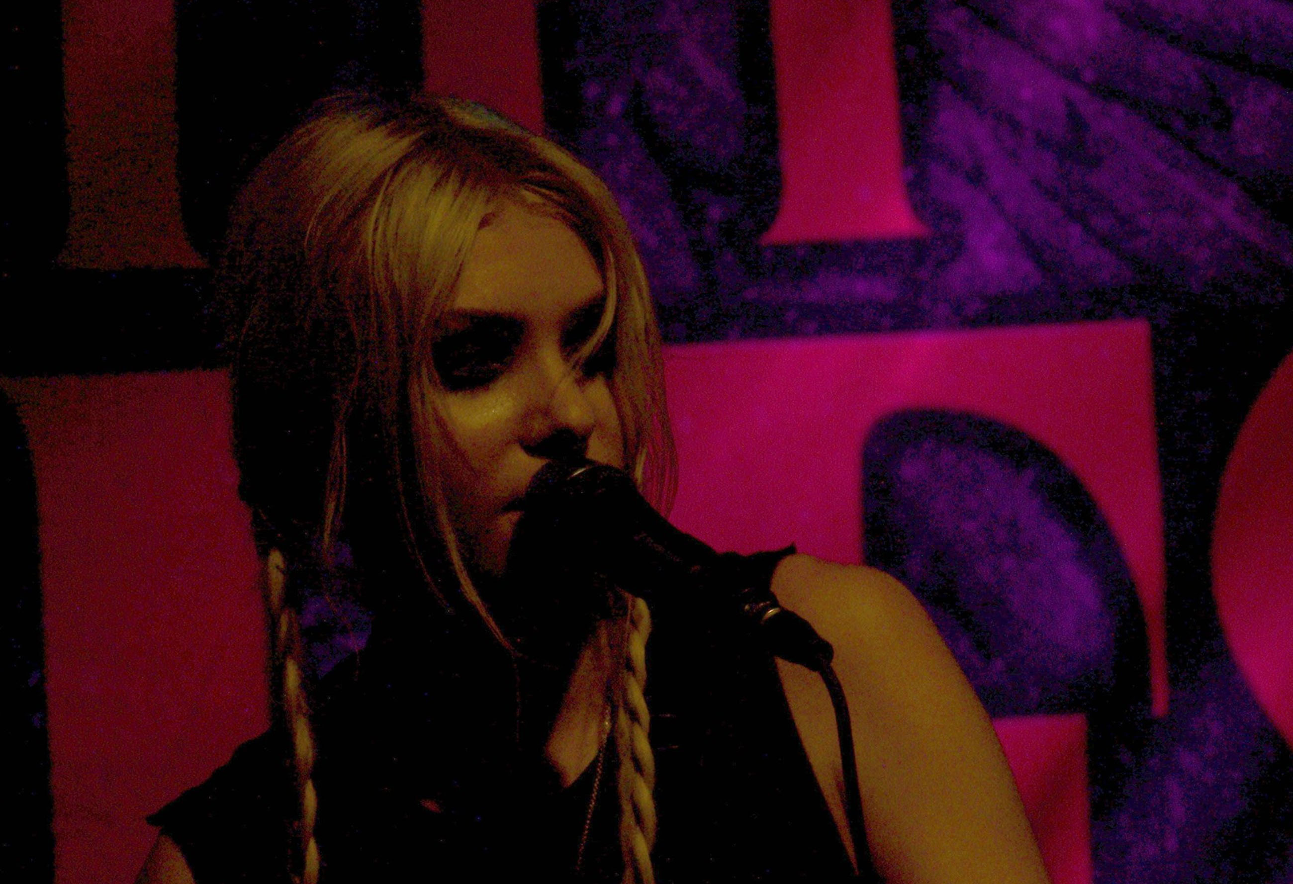 Taylor Momsen in The Medicine Tour