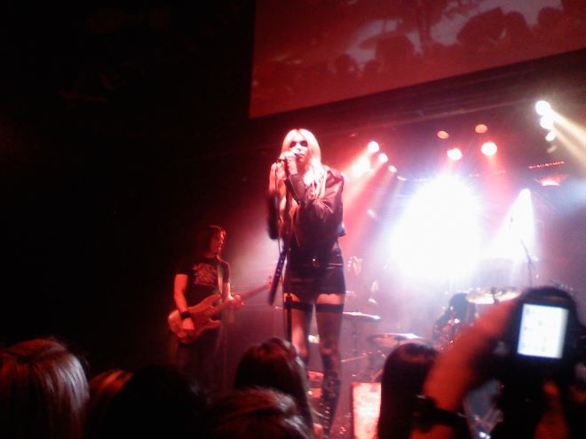 Taylor Momsen in Vans Warped Tour 2010