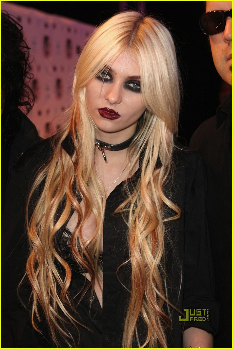 General photo of Taylor Momsen