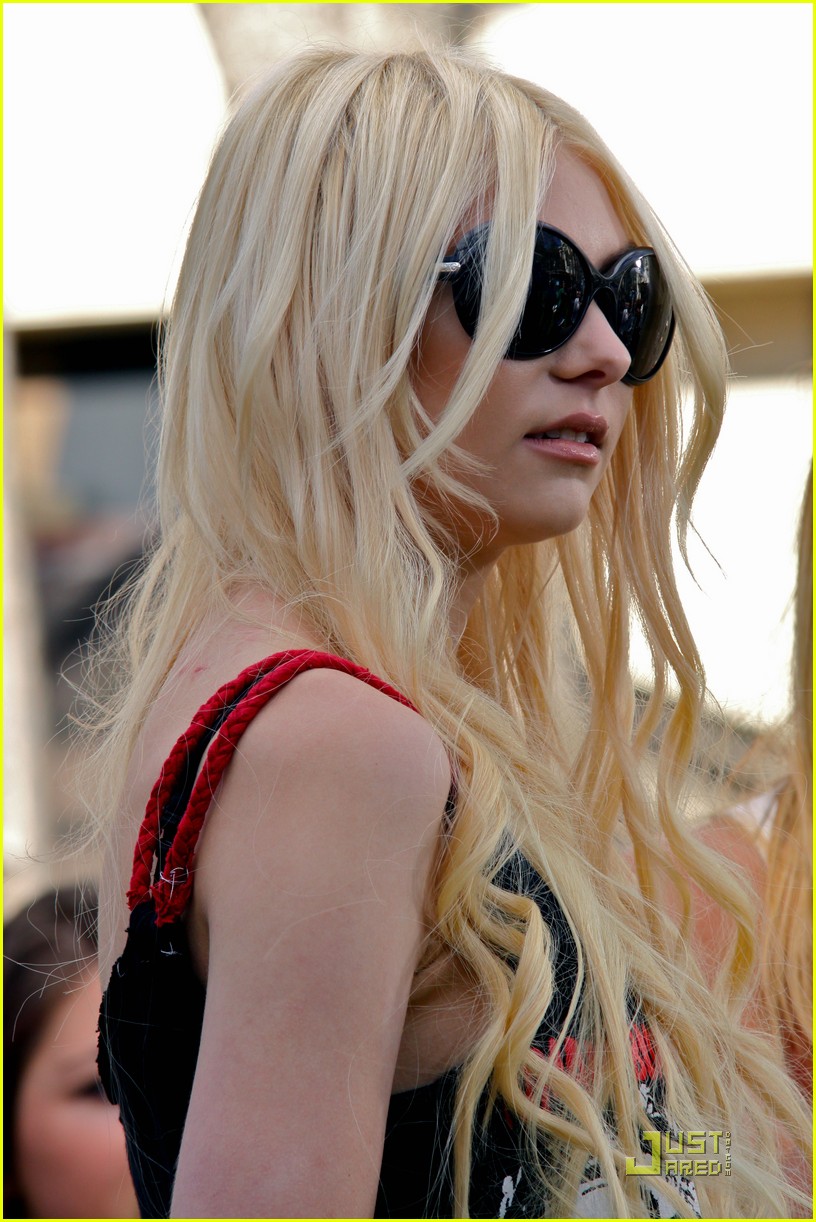 General photo of Taylor Momsen