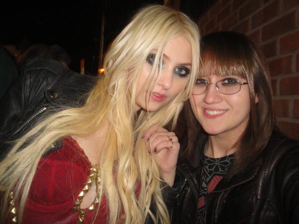 Taylor Momsen in Light Me Up Tour