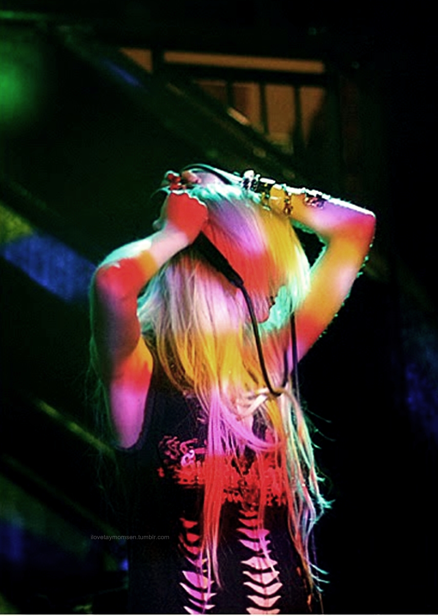 Picture of Taylor Momsen in Light Me Up Tour - taylor_momsen_1297726607 ...