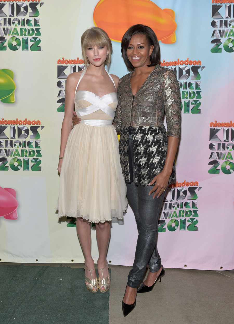 Taylor Swift in Kids' Choice Awards 2012