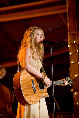 Taylor Swift in Hannah Montana: The Movie