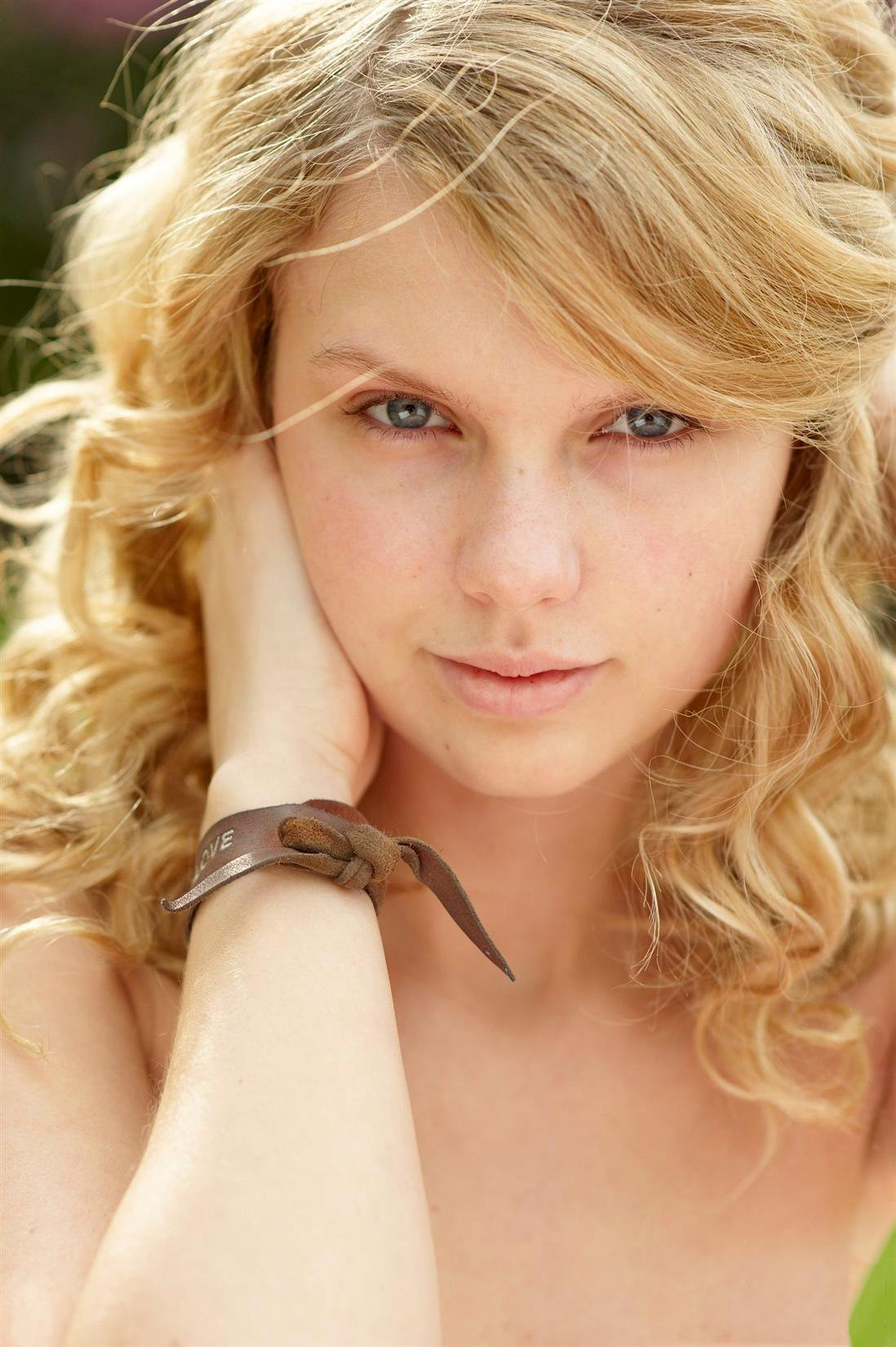 General photo of Taylor Swift