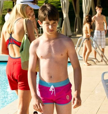 zachary gordon shirt off