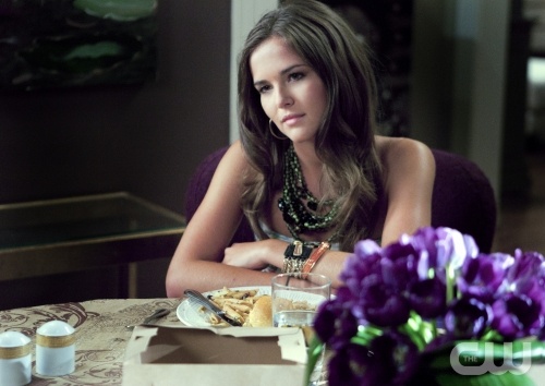 Zoey Deutch in Ringer