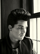 Adam Lambert : adam-lambert-1335596490.jpg