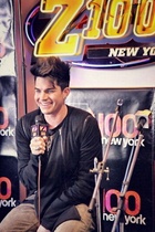 Adam Lambert : adam-lambert-1335817869.jpg