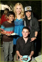 Cameron Boyce : TI4U1381950978.jpg