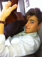 Charlie Rowe : charlie-rowe-1423763800.jpg