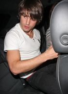 Justin Gaston : JustinGaston_1294960507.jpg