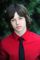 Leo Howard : leo-howard-1362211981.jpg