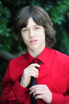 Leo Howard : leo-howard-1362212079.jpg