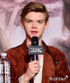 Thomas Sangster : thomas-sangster-1441312561.jpg