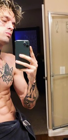 Aaron Carter : aaron-carter-1571278374.jpg