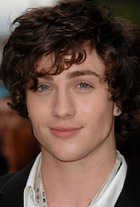 Aaron Johnson : aaron_johnson_1221324916.jpg