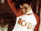 Adam Brody : TI4U_u1139804365.jpg