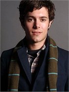 Adam Brody : TI4U_u1153089485.jpg