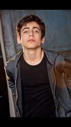 Aidan Gallagher : aidan-gallagher-1505898001.jpg