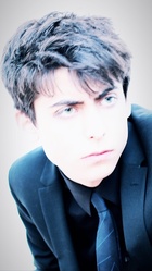 Aidan Gallagher : aidan-gallagher-1554227341.jpg