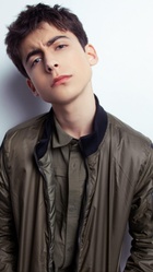 Aidan Gallagher : aidan-gallagher-1556927609.jpg