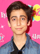 Aidan Gallagher : aidan-gallagher-1560462882.jpg