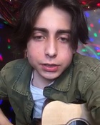 Aidan Gallagher : aidan-gallagher-1587354432.jpg