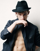 Alex Pettyfer : alex_pettyfer_1176312768.jpg