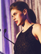 Alexandra Daddario : alexandra-daddario-1379266685.jpg