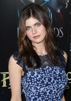 Alexandra Daddario : alexandra-daddario-1383155127.jpg