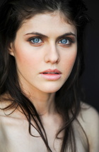 Alexandra Daddario : alexandra-daddario-1407165792.jpg