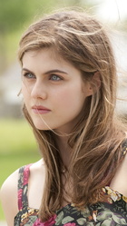 Alexandra Daddario : alexandra-daddario-1425146743.jpg