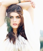 Alexandra Daddario : alexandra-daddario-1429032607.jpg