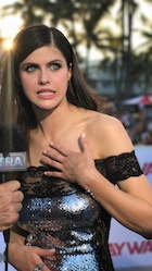 Alexandra Daddario : alexandra-daddario-1494809857.jpg