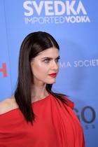 Alexandra Daddario : alexandra-daddario-1495734444.jpg