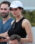 Alexandra Daddario : alexandra-daddario-1495734538.jpg