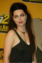 Amy Lee : amy-lee-1315420356.jpg