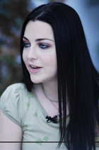 Amy Lee : amy-lee-1316650232.jpg