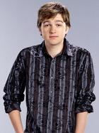 Angus T. Jones : angus-t-jones-1358105028.jpg