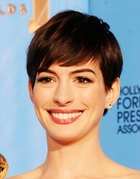 Anne Hathaway : anne-hathaway-1358155237.jpg