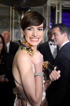 Anne Hathaway : anne-hathaway-1361851035.jpg