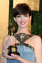 Anne Hathaway : anne-hathaway-1361864436.jpg