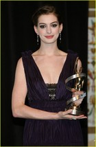 Anne Hathaway : anne-hathaway-1363584673.jpg