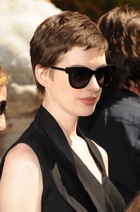 Anne Hathaway : anne-hathaway-1375713137.jpg